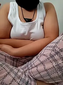 Freechat Raperin2545 on StripChat