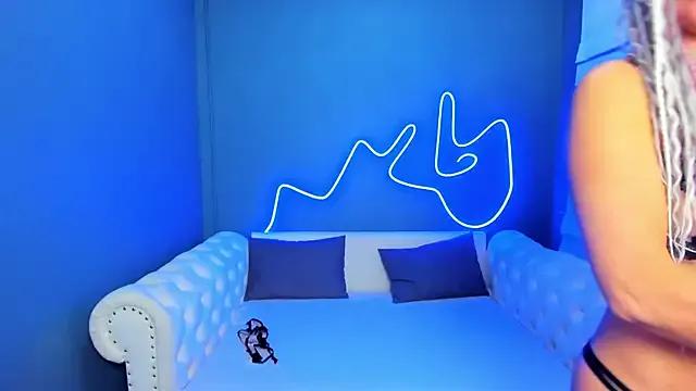 StripChat rock_n_roxy is Freechat rock_n_roxy — spank my ass