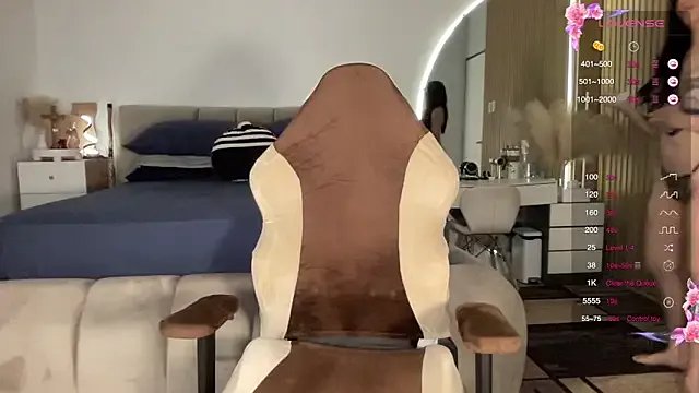 Freechat Rogueblaze on StripChat