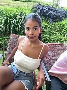 Freechat Rose-andres on StripChat