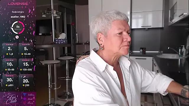 Freechat roxana_brooks on StripChat