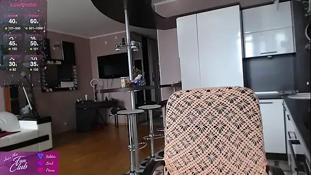 Freechat roxana_brooks on StripChat