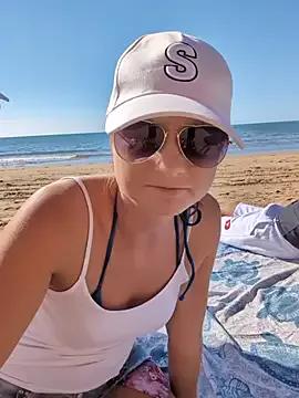 StripChat Samira-Summer is Freechat Samira-Summer — Show Boobs / Risky Public Beach