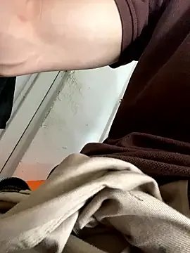 santiObrero on StripChat