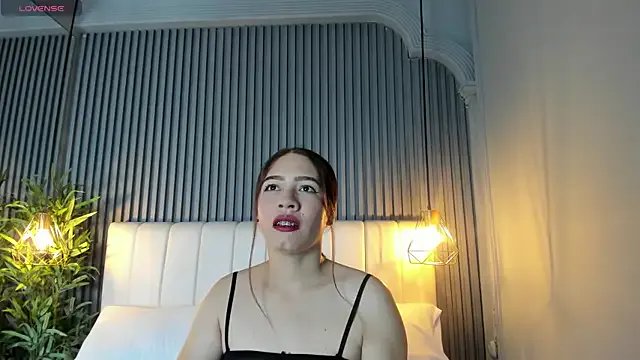 Freechat SaraRiley on StripChat