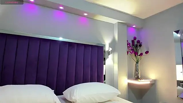 Freechat SaraRiley on StripChat