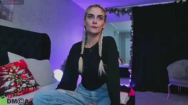 SelenaDaze on StripChat