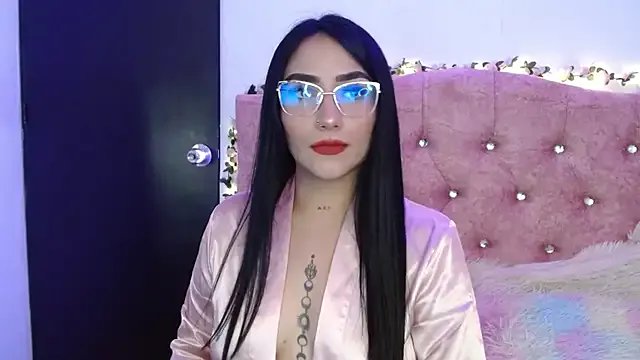 Freechat SeleneMore on StripChat