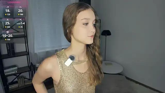 StripChat SerrenaAa is Freechat SerrenaAa — air kiss for start