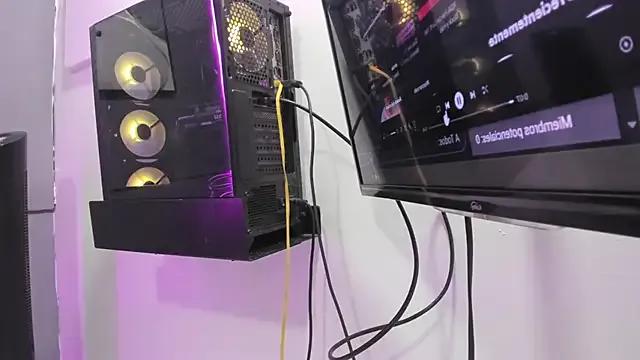 Sex_samantha — delicious striptis! more fingers in puss