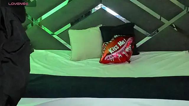 Freechat SexyNaf on StripChat