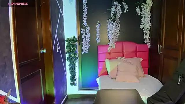 Freechat SexyNaf on StripChat