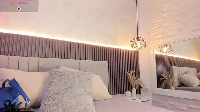 Freechat SHANONCLARK on StripChat