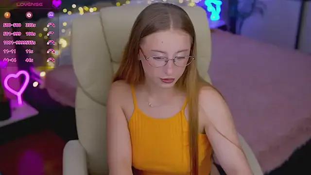 Freechat SilverrMoon on StripChat