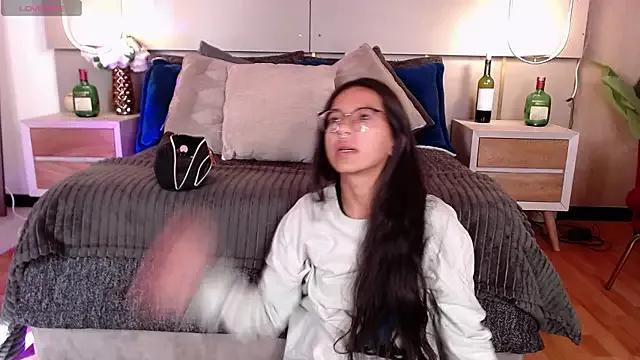 Skay_bluee — Spit my nipple boobs