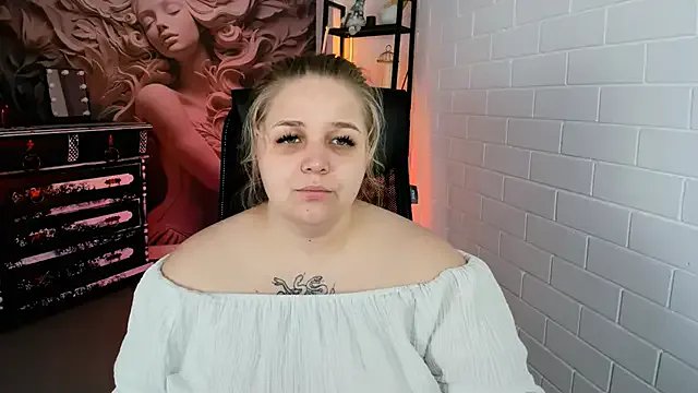 Freechat SladaDell on StripChat