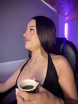 Sofia18_pinkk on StripChat