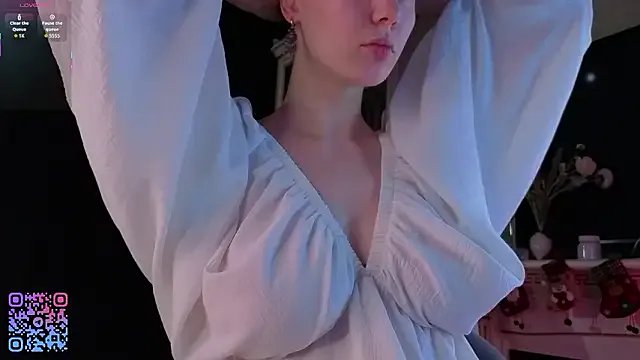 SoniaScott — SEXY FLASH MY BOOBIES