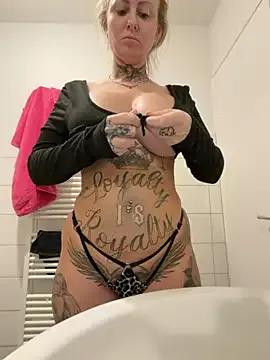 Sophi_Spice — Oil boobs and squeeze