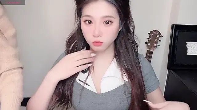 Starlets77 on StripChat