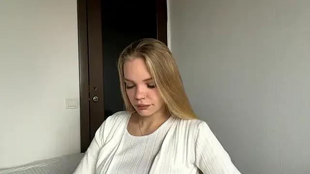 SweetAmelia69 — I'll show you my gorgeous hair