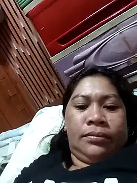 Freechat SweetChubbyMommy_02 on StripChat