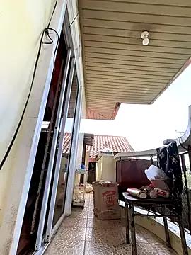 StripChat sweetieme is Freechat sweetieme — @fingerin drippin pussy in squat