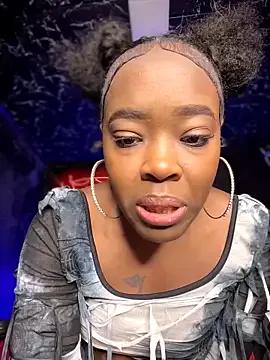 Freechat Thyana_LS on StripChat