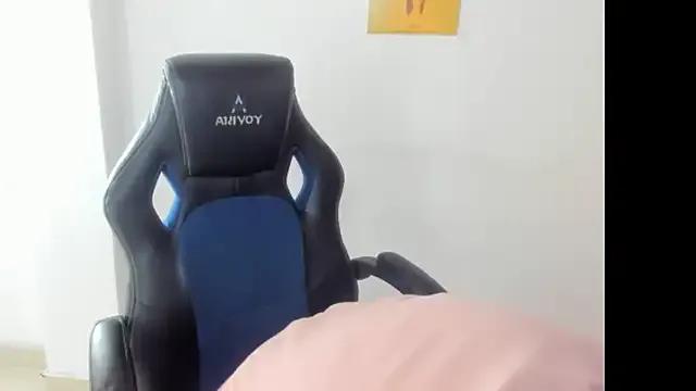 Freechat TifanyAmazinng on StripChat