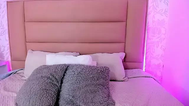 tiffany_wine on StripChat 