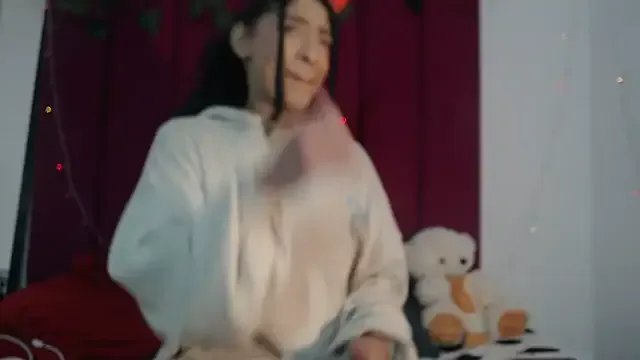 Tinyy_Star on StripChat