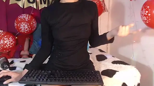 Tinyy_Star on StripChat