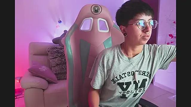 tommy_blue on StripChat 