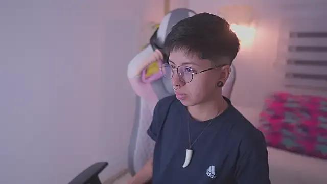 tommy_blue on StripChat 