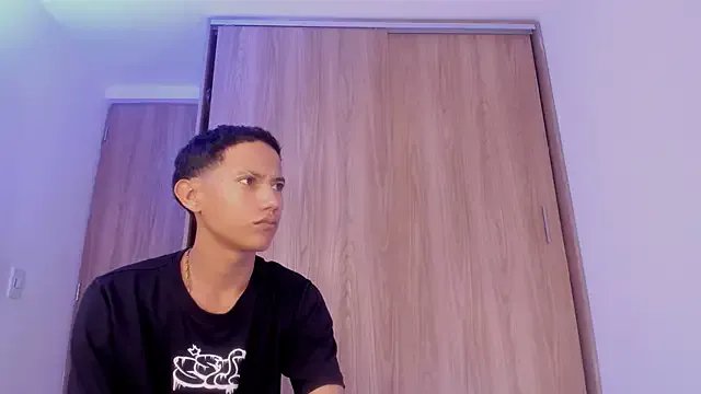 Freechat Toy_boy777 on StripChat