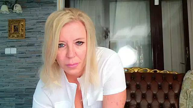 Freechat TUNDEROSE1 on StripChat