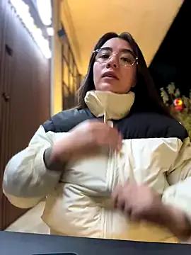 Freechat vaneelee on StripChat