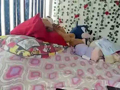 Freechat VivienAndClark on StripChat