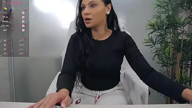 YaraXCox on StripChat