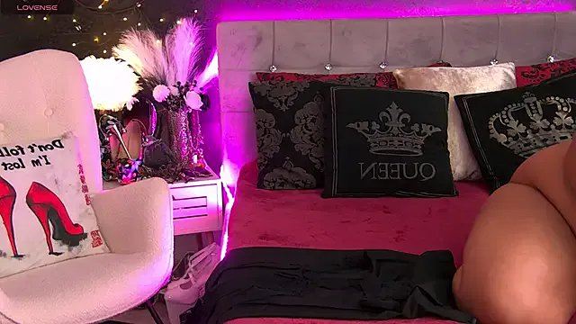 ZoeMesmerize on StripChat