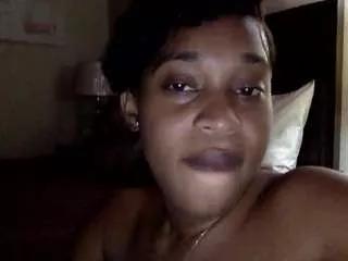 Photos of iluvsaffire-bleu from CamSoda is Freechat