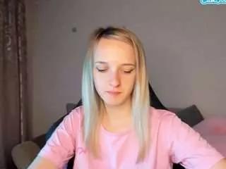 Photos of rousereedd from CamSoda is Freechat