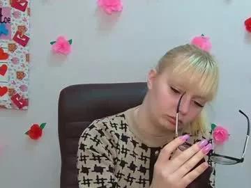 evelinasnow from Chaturbate