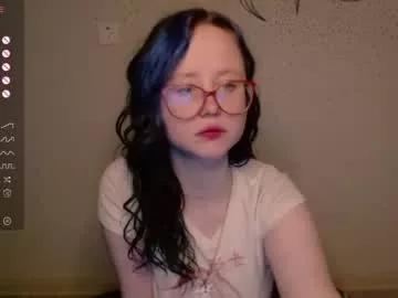 lilhornyprincesss from Chaturbate