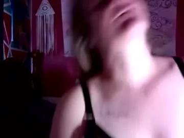 lilmommabear89 from Chaturbate