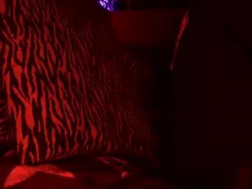 luxxsix86 from Chaturbate