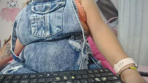 Photos of anabullock from Cherry is Freechat