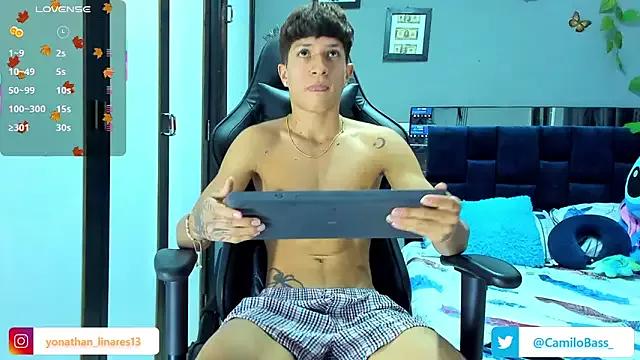 Photos of _CamiloBass from StripChat is Freechat