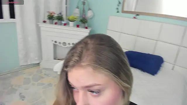 alaia_greyy from StripChat