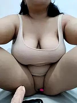 Annerae from StripChat